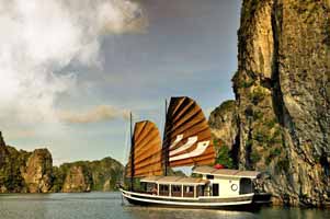 Bhaya Legend Boat on Halong Bay